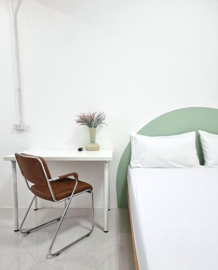 The Zai Apartment Ban Krathum Lom Buitenkant foto
