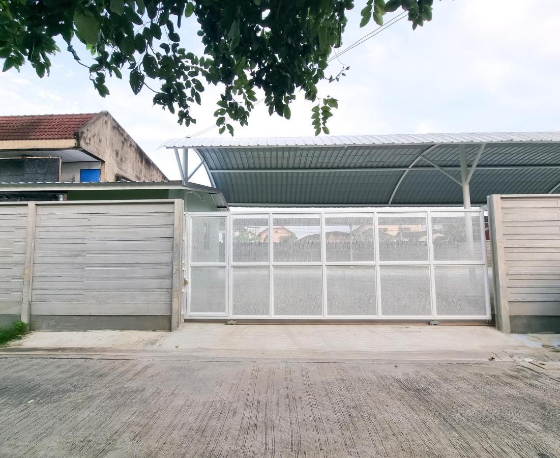 The Zai Apartment Ban Krathum Lom Buitenkant foto